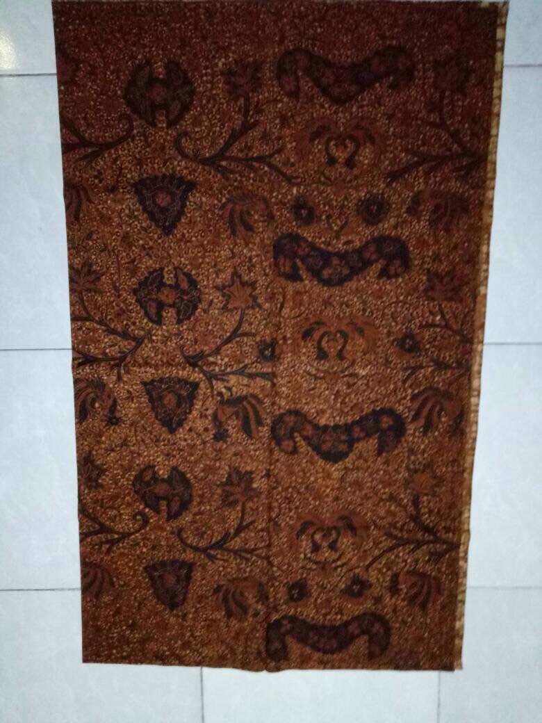  Seragam batik  nikahan menggunakan motif lawasan Batik  Dlidir